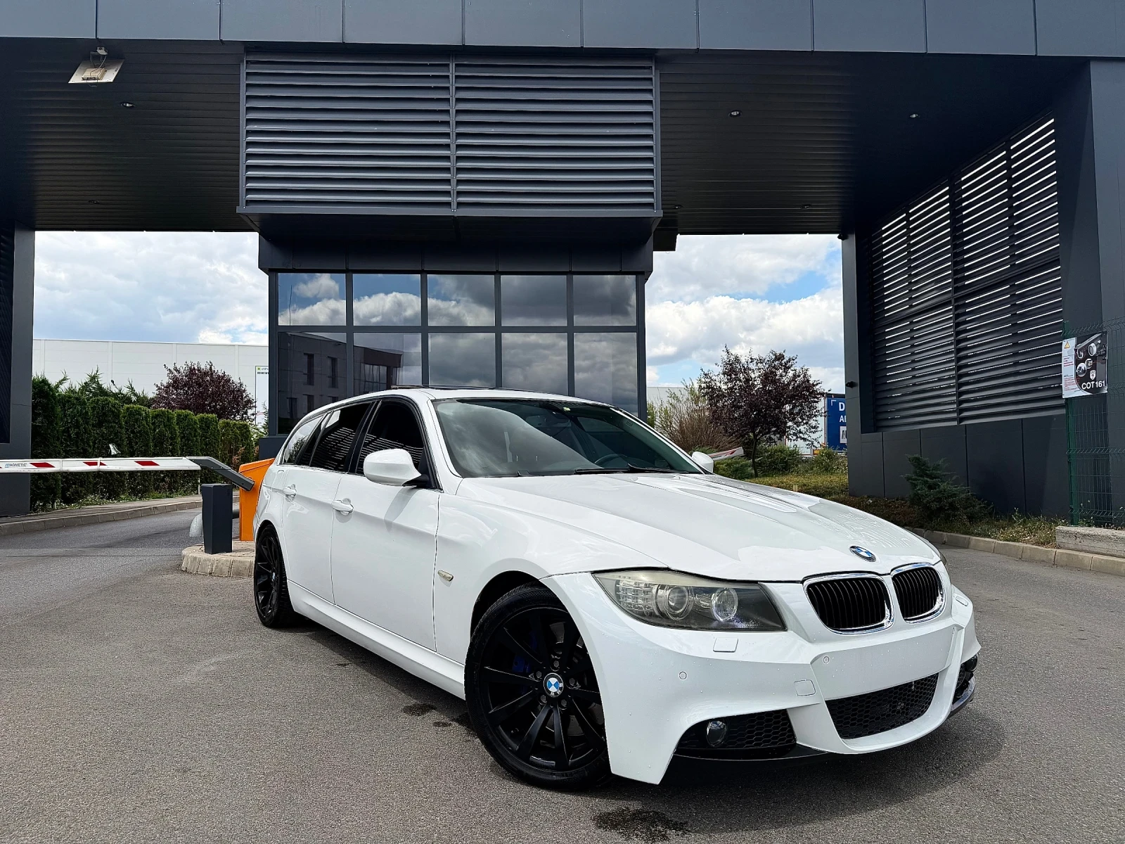 BMW 330 Panorama/Facelift
