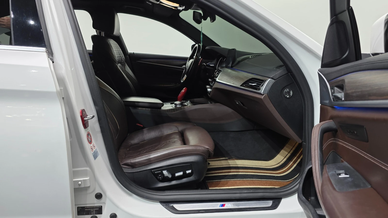 BMW 530 i M Sport Plus, снимка 10 - Автомобили и джипове - 55477498