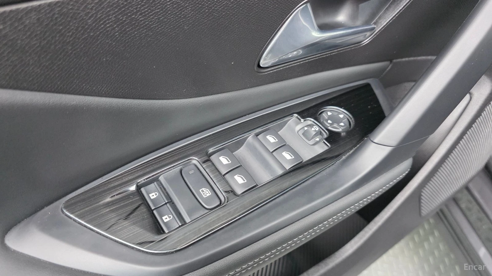 Peugeot 408 1.2 Pure Tech Allure* КОЖА* ПОДГРЕВ* КАМЕРА, снимка 10 - Автомобили и джипове - 55607021