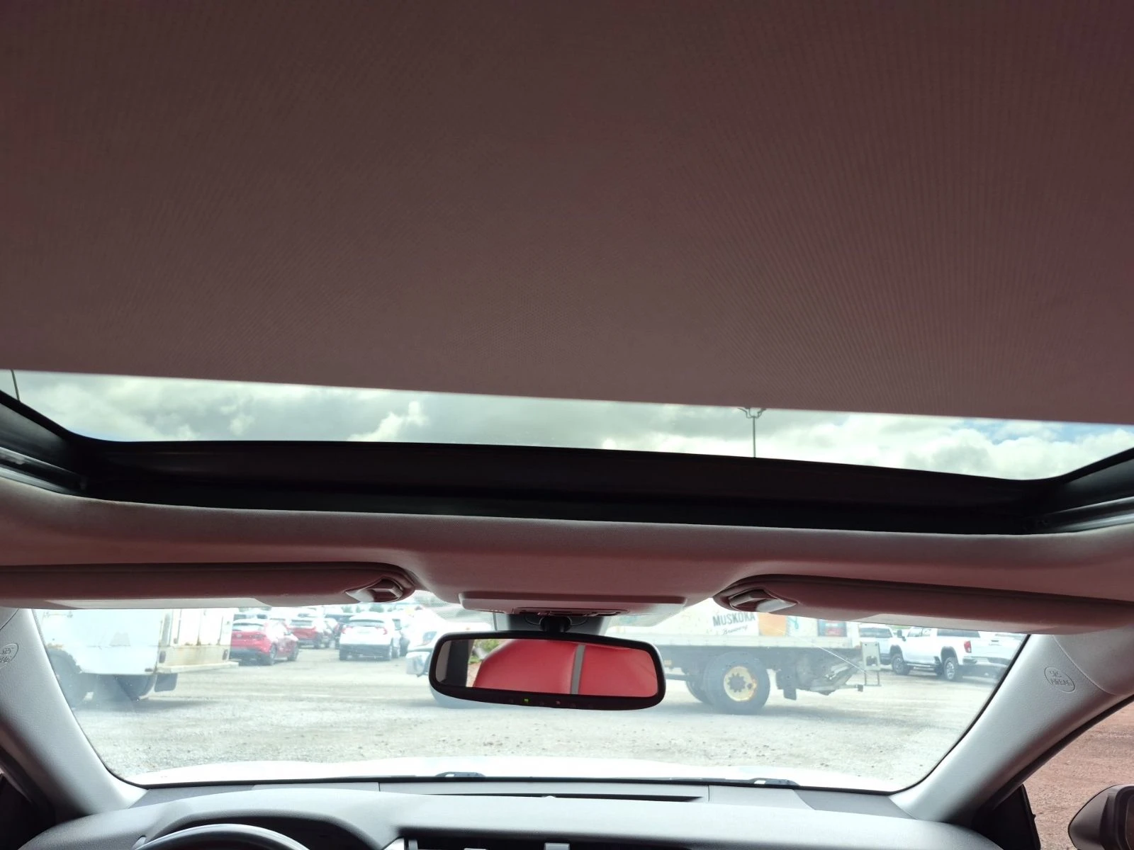 Toyota Camry XSE* CarPlay* Keyless* Камера* Подгрев, снимка 8 - Автомобили и джипове - 55640451