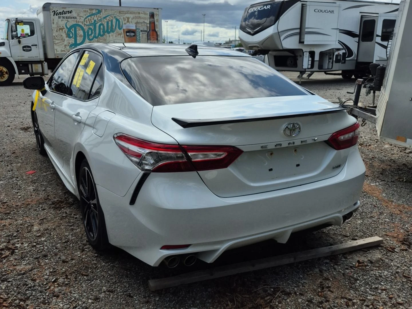 Toyota Camry XSE* CarPlay* Keyless* Камера* Подгрев, снимка 3 - Автомобили и джипове - 55640451
