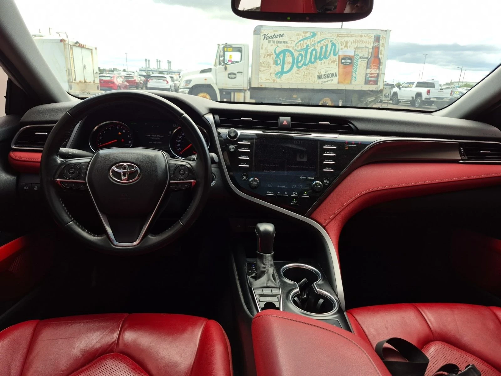 Toyota Camry XSE* CarPlay* Keyless* Камера* Подгрев, снимка 6 - Автомобили и джипове - 55640451