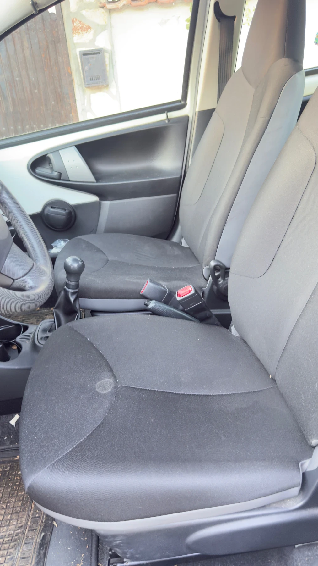 Toyota Aygo Бензин 1.0 68к.с., снимка 8 - Автомобили и джипове - 55993385