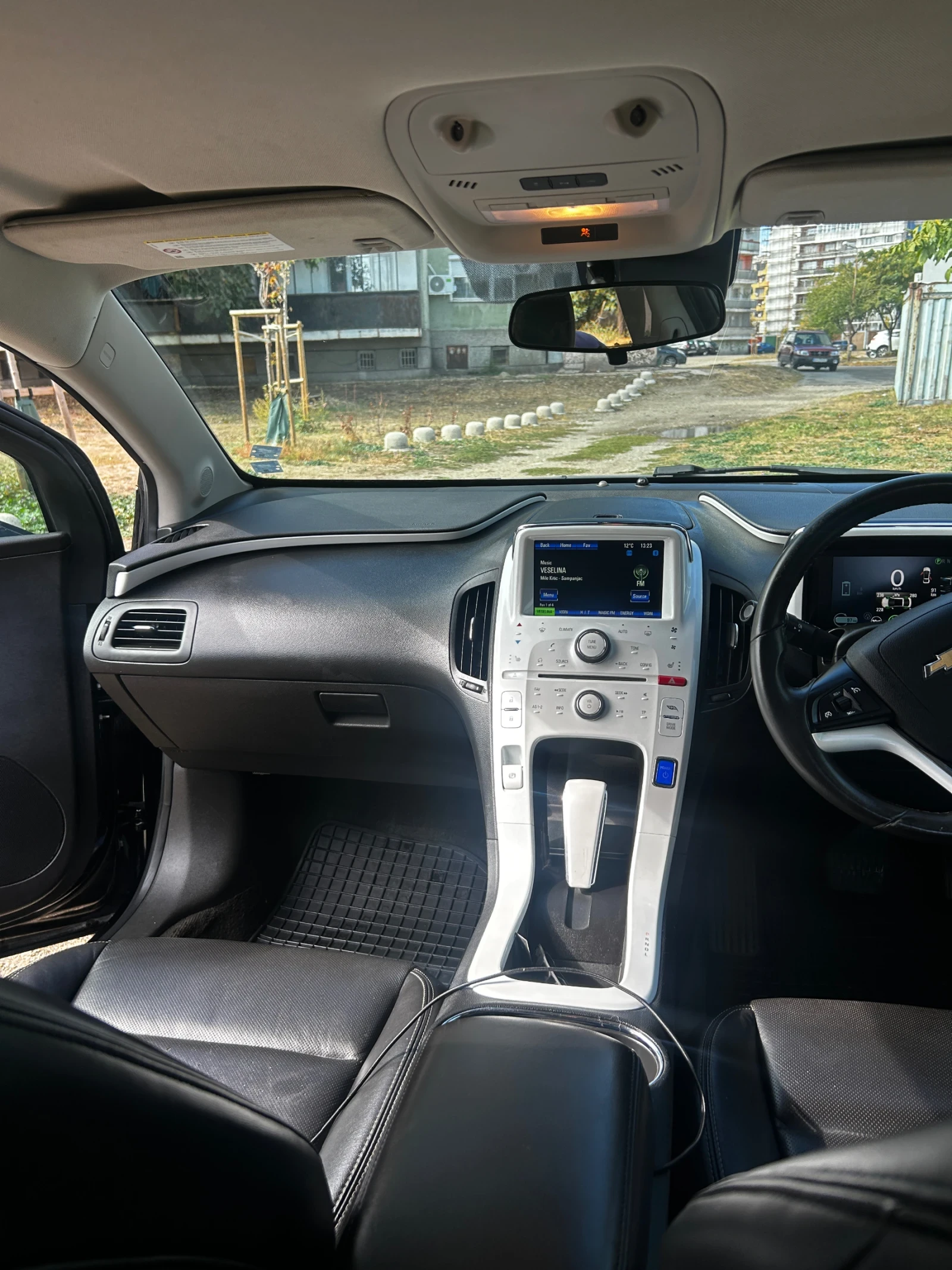 Chevrolet Volt Luxe, снимка 12 - Автомобили и джипове - 56503313