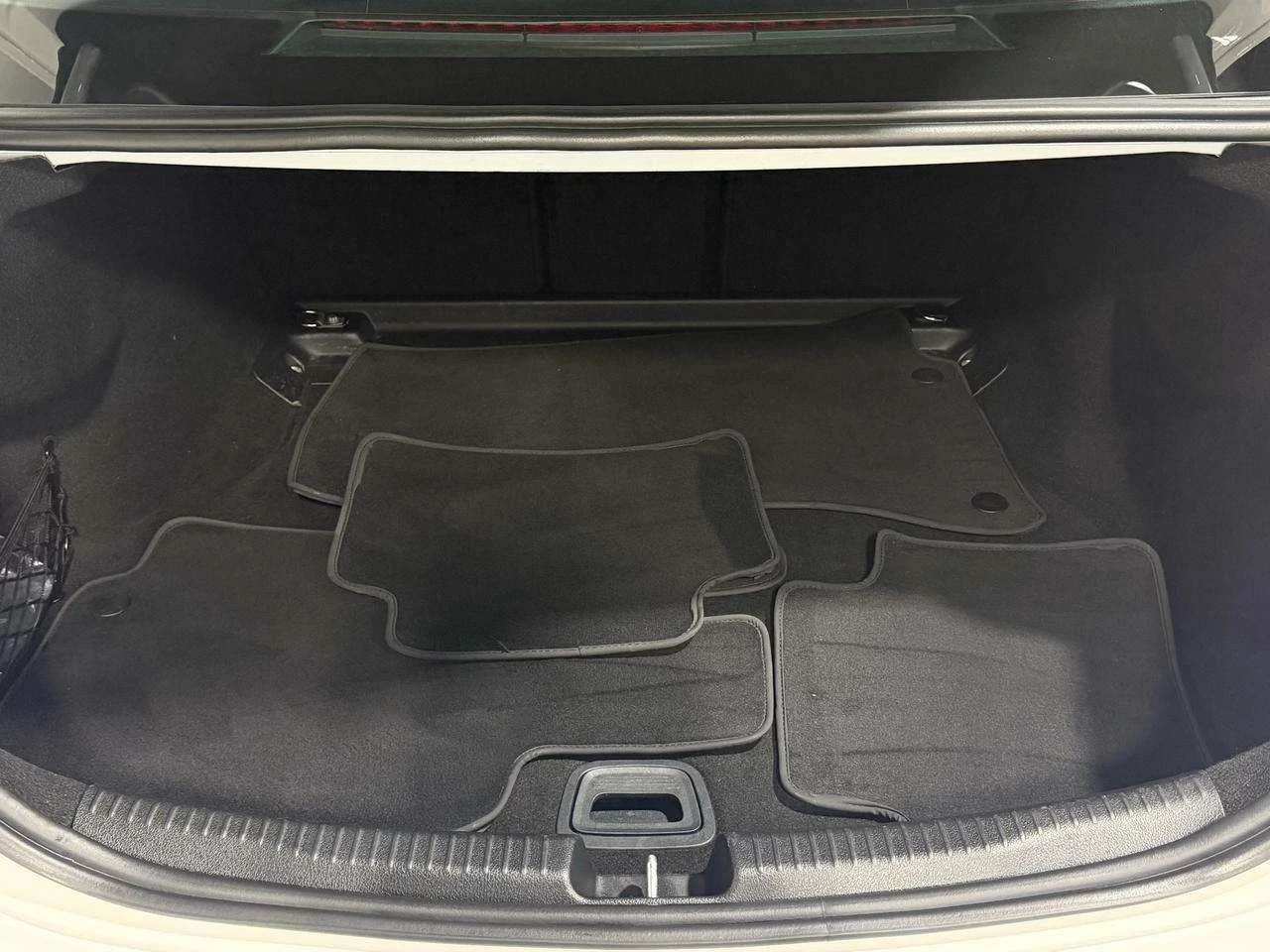 Mercedes-Benz C 300, снимка 14 - Автомобили и джипове - 56707508