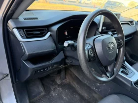 Toyota Rav4 * LE * АВТОКРЕДИТ * ГЛАВНО ПРЕДСТАВИТЕЛСТВО, снимка 11