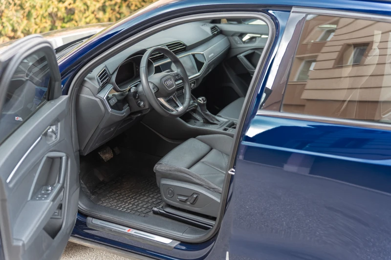 Audi Q3 35 TDI quattro, снимка 8 - Автомобили и джипове - 52376494