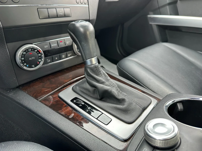 Mercedes-Benz GLK 300 231кс/4matic/Швейцария, снимка 13 - Автомобили и джипове - 52557716