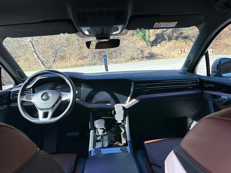 VW Touareg, снимка 12 - Автомобили и джипове - 52700039