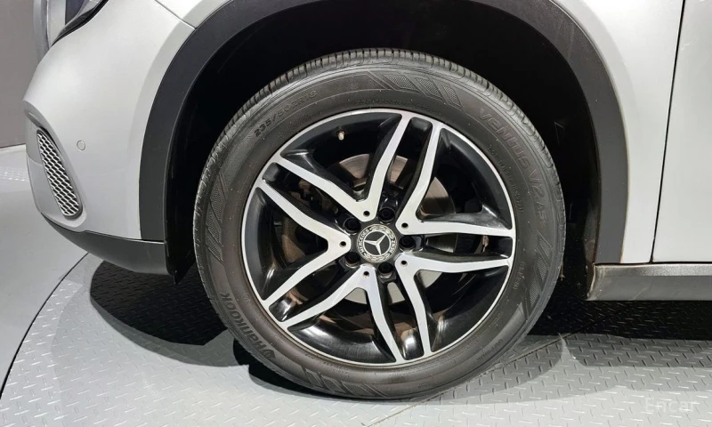 Mercedes-Benz GLA 220, снимка 5 - Автомобили и джипове - 53197526