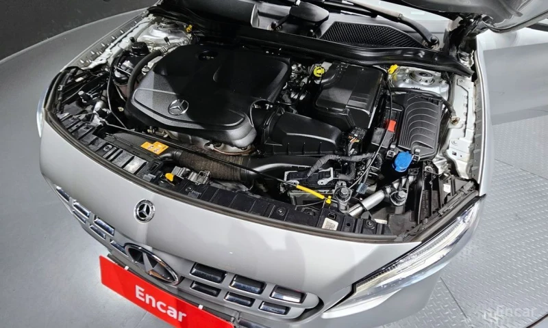 Mercedes-Benz GLA 220, снимка 6 - Автомобили и джипове - 53197526