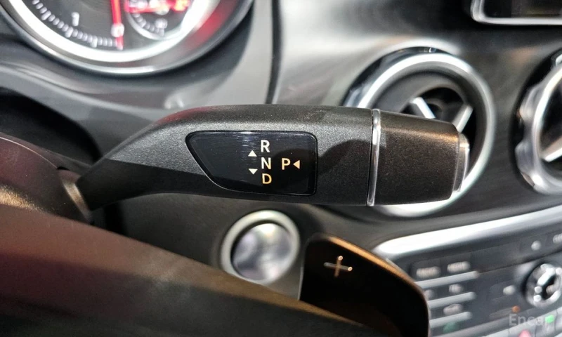 Mercedes-Benz GLA 220, снимка 9 - Автомобили и джипове - 53197526