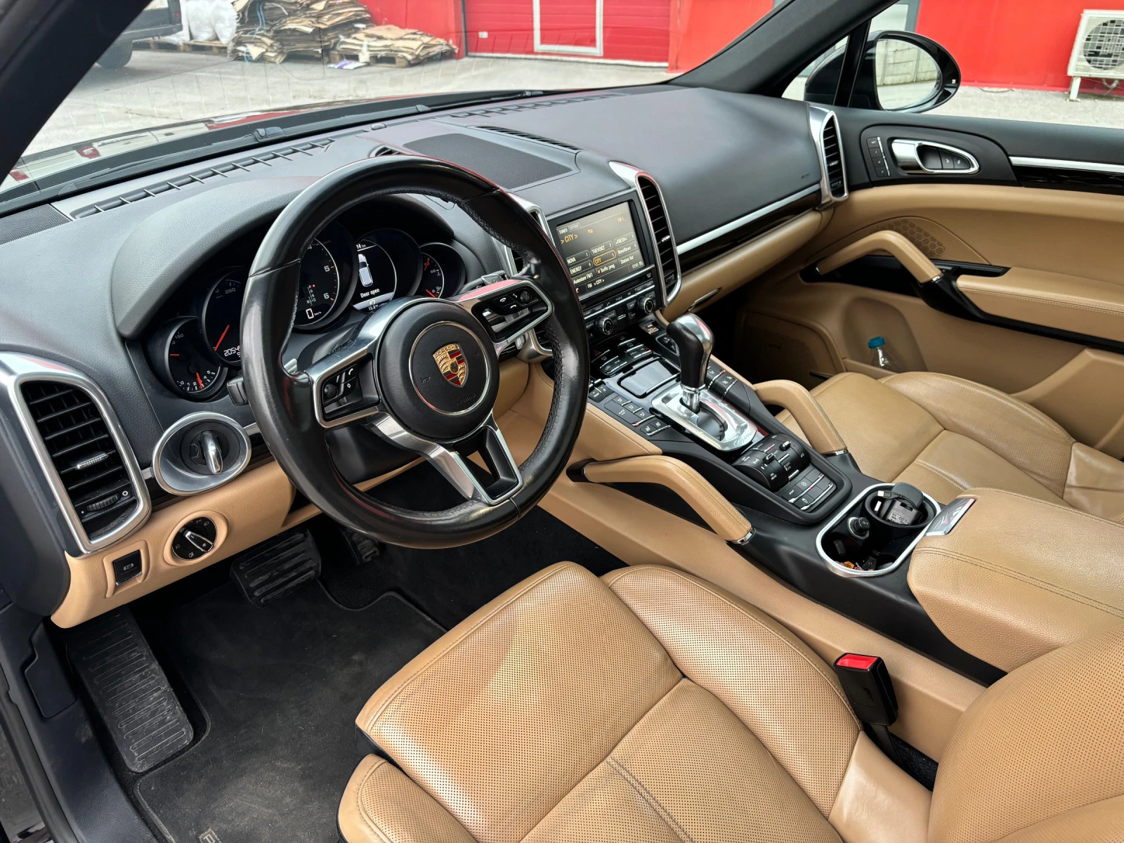 Porsche Cayenne Купувана нова от БГ - изображение 5