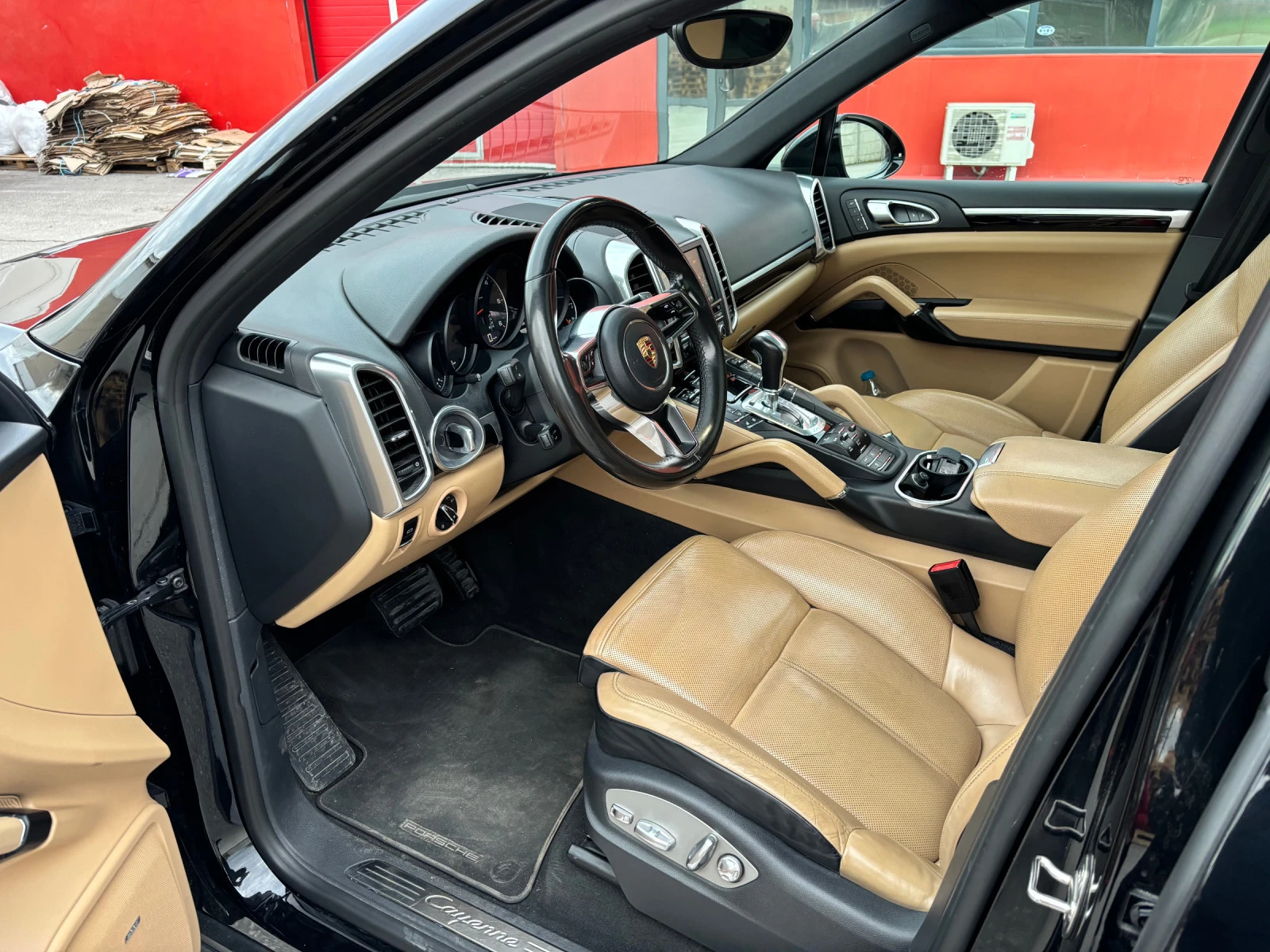 Porsche Cayenne Купувана нова от БГ - изображение 4