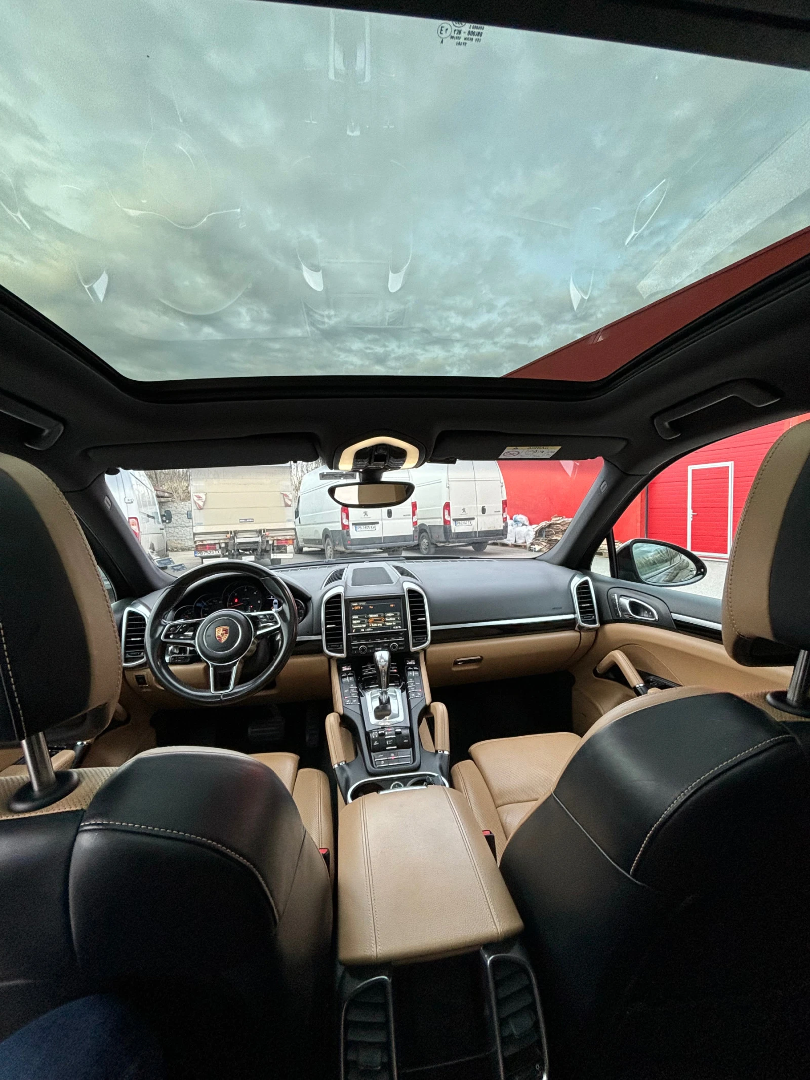 Porsche Cayenne Купувана нова от БГ - изображение 7