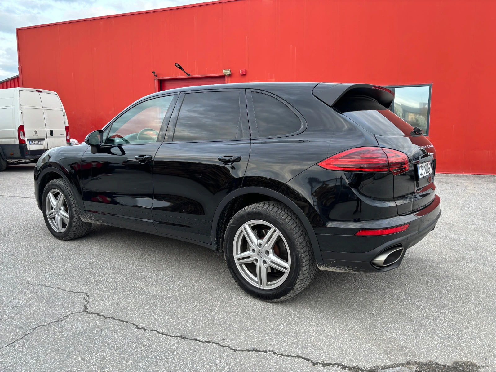 Porsche Cayenne Купувана нова от БГ - изображение 3