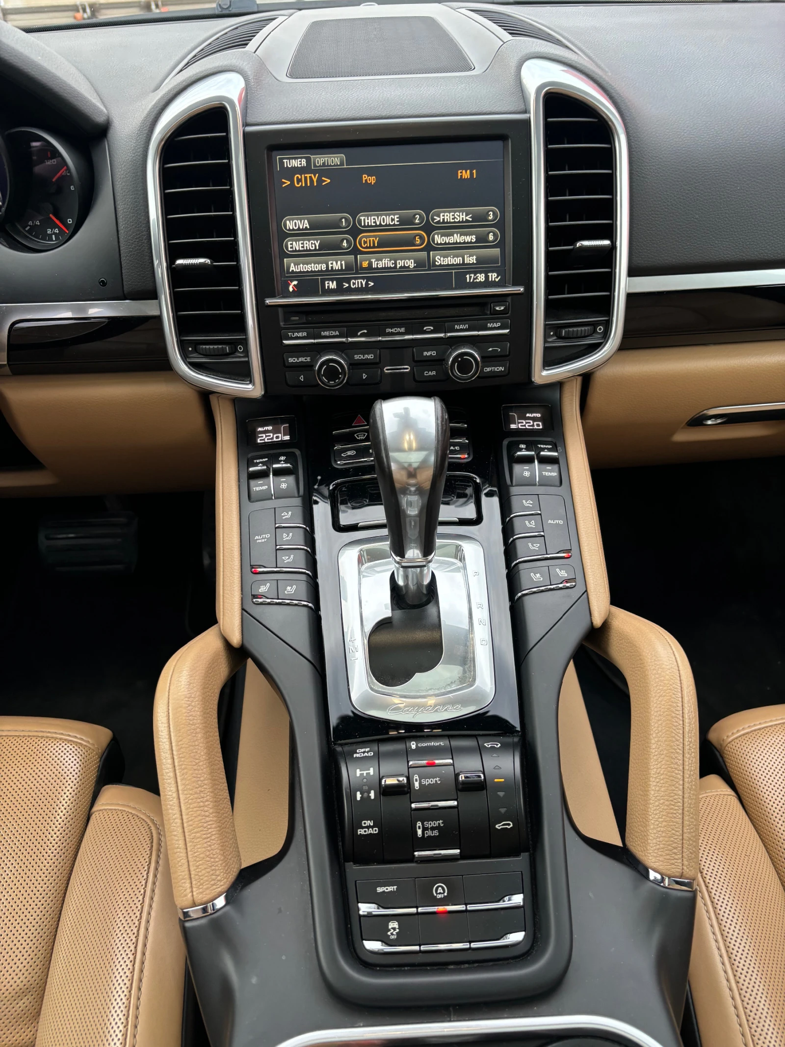 Porsche Cayenne Купувана нова от БГ - изображение 9