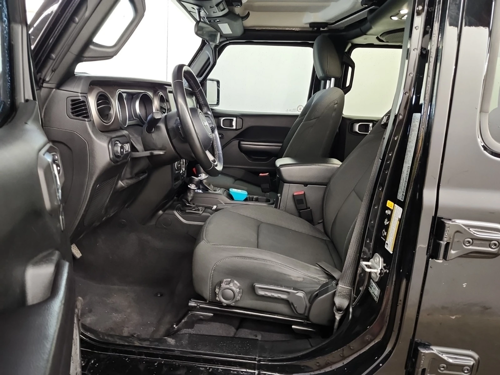 Jeep Wrangler * RUBICON* (CARFAX) - изображение 6
