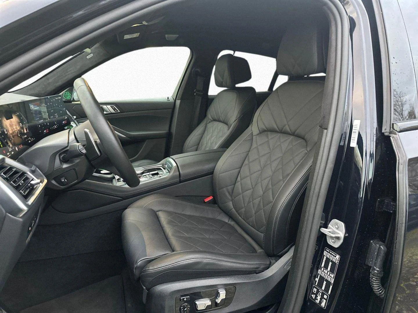 BMW X6 M60i xDrive - изображение 6