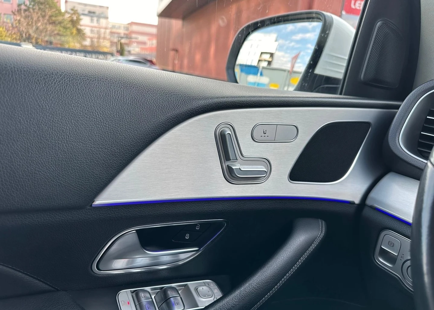 Mercedes-Benz GLE 300 d 4MATIC AMG-Line, снимка 5 - Автомобили и джипове - 53963345