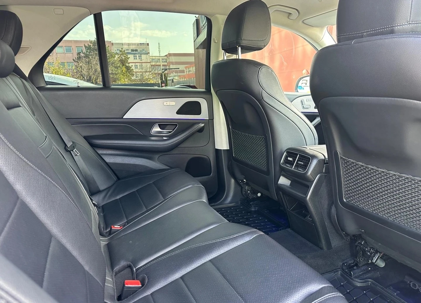 Mercedes-Benz GLE 300 d 4MATIC AMG-Line, снимка 6 - Автомобили и джипове - 53963345