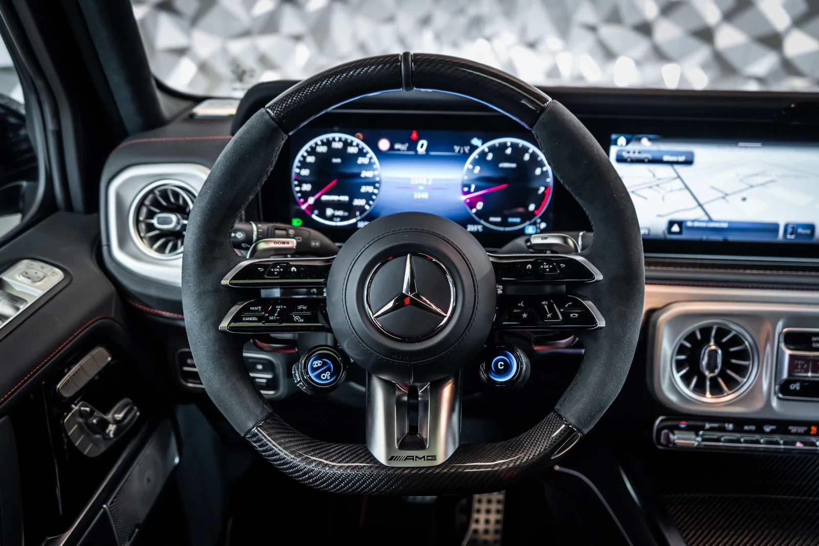 Mercedes-Benz G 63 AMG AMG* 4M* Night* Pano* Burm* ЛИЗИНГ, снимка 11 - Автомобили и джипове - 55191569