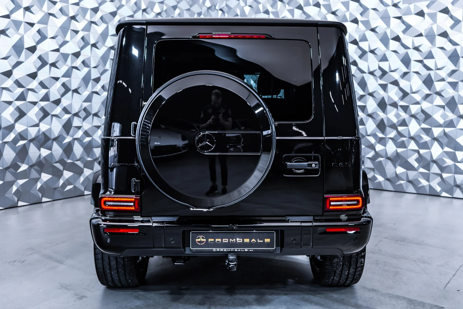 Mercedes-Benz G 63 AMG AMG* 4M* Night* Pano* Burm* ЛИЗИНГ, снимка 4 - Автомобили и джипове - 55191569