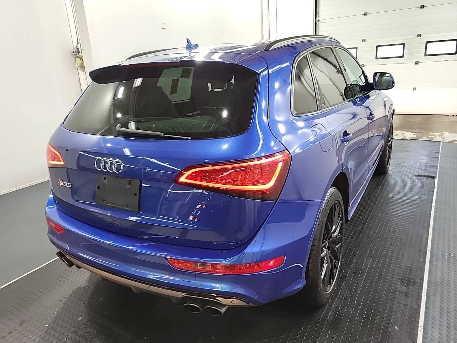 Audi SQ5 3.0 TFSI quattro Technik, снимка 3 - Автомобили и джипове - 55517050