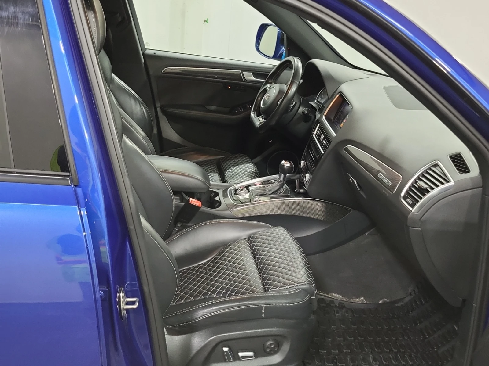 Audi SQ5 3.0 TFSI quattro Technik, снимка 10 - Автомобили и джипове - 55517050