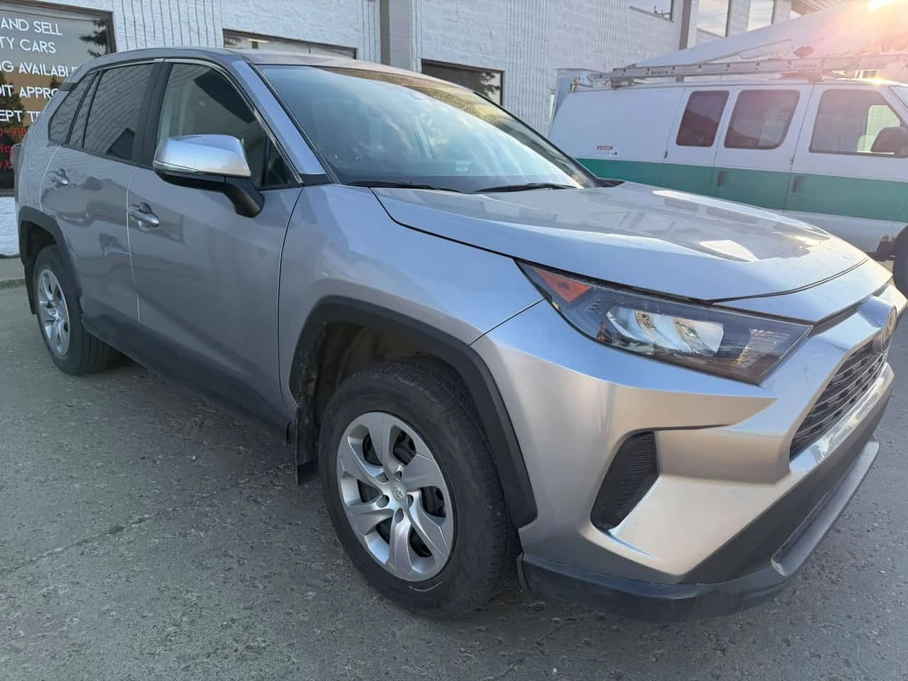 Toyota Rav4 * LE * АВТОКРЕДИТ * ГЛАВНО ПРЕДСТАВИТЕЛСТВО, снимка 4 - Автомобили и джипове - 56179789