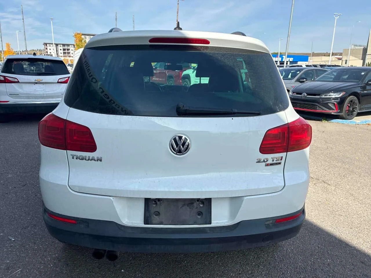VW Tiguan * Wolfsburg Edition* CARFAX* ОПЦИЯ ЗА ФИНАНСИРАНЕ, снимка 4 - Автомобили и джипове - 56202439