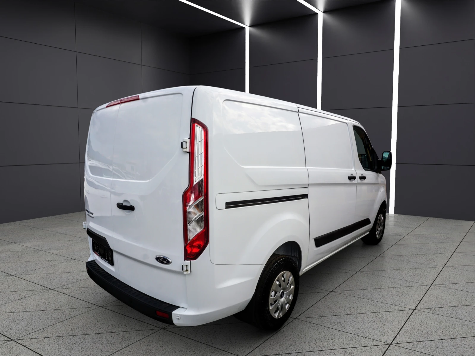 Ford Transit Custom 2.0D ECOBLUE, снимка 3 - Бусове и автобуси - 54567566