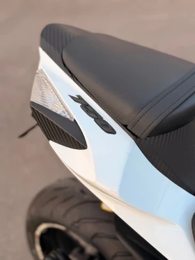 Suzuki Gsxr L4 750  | Auto.bg — изображение 10