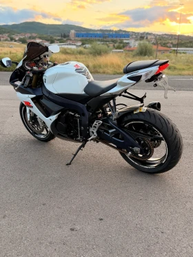 Suzuki Gsxr L4 750  | Auto.bg — изображение 15