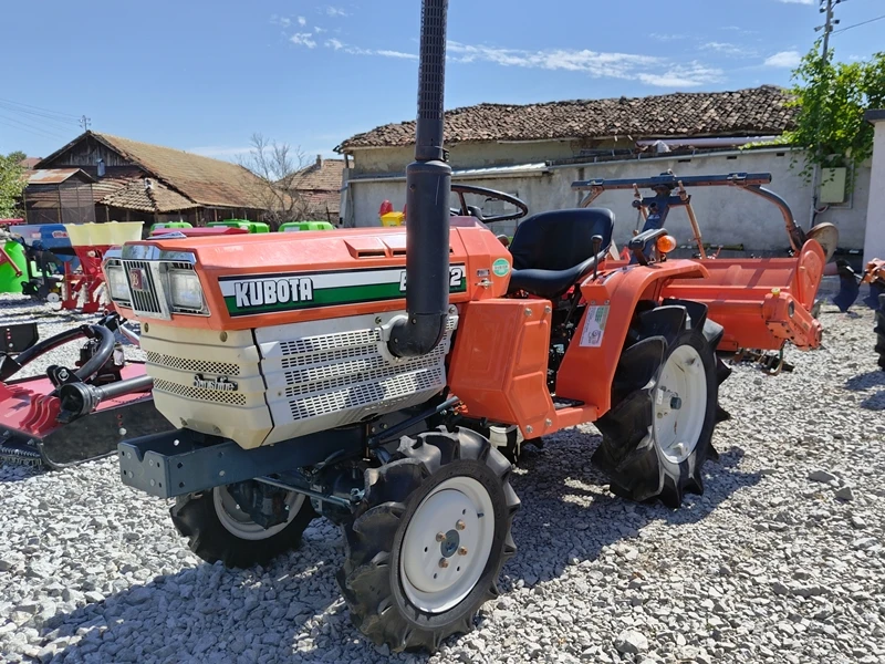 Трактор Kubota B1402 14к.с. 4WD с фреза ДЖЕЙ ТРЕЙДИНГ, снимка 3 - Селскостопанска техника - 47267738