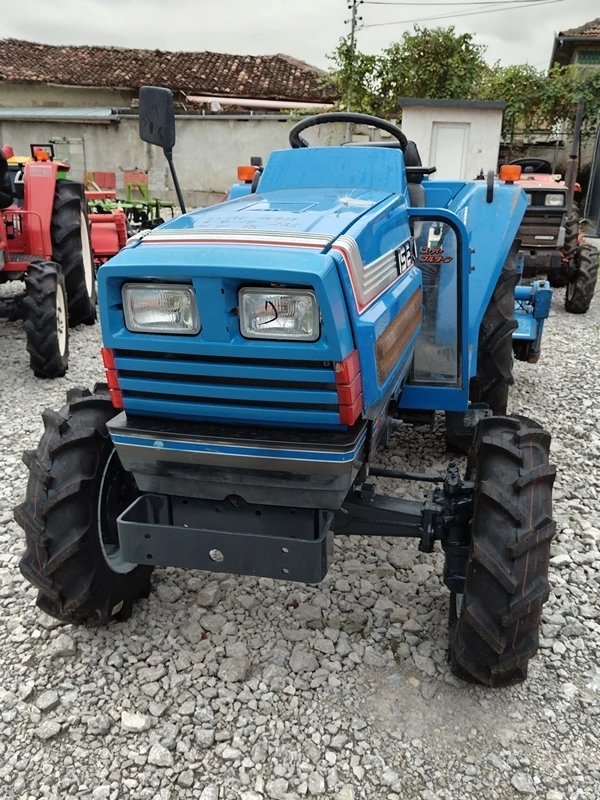 Трактор ISEKI ТА235 23к.с. 4WD с фреза ДЖЕЙ ТРЕЙДИНГ - изображение 2