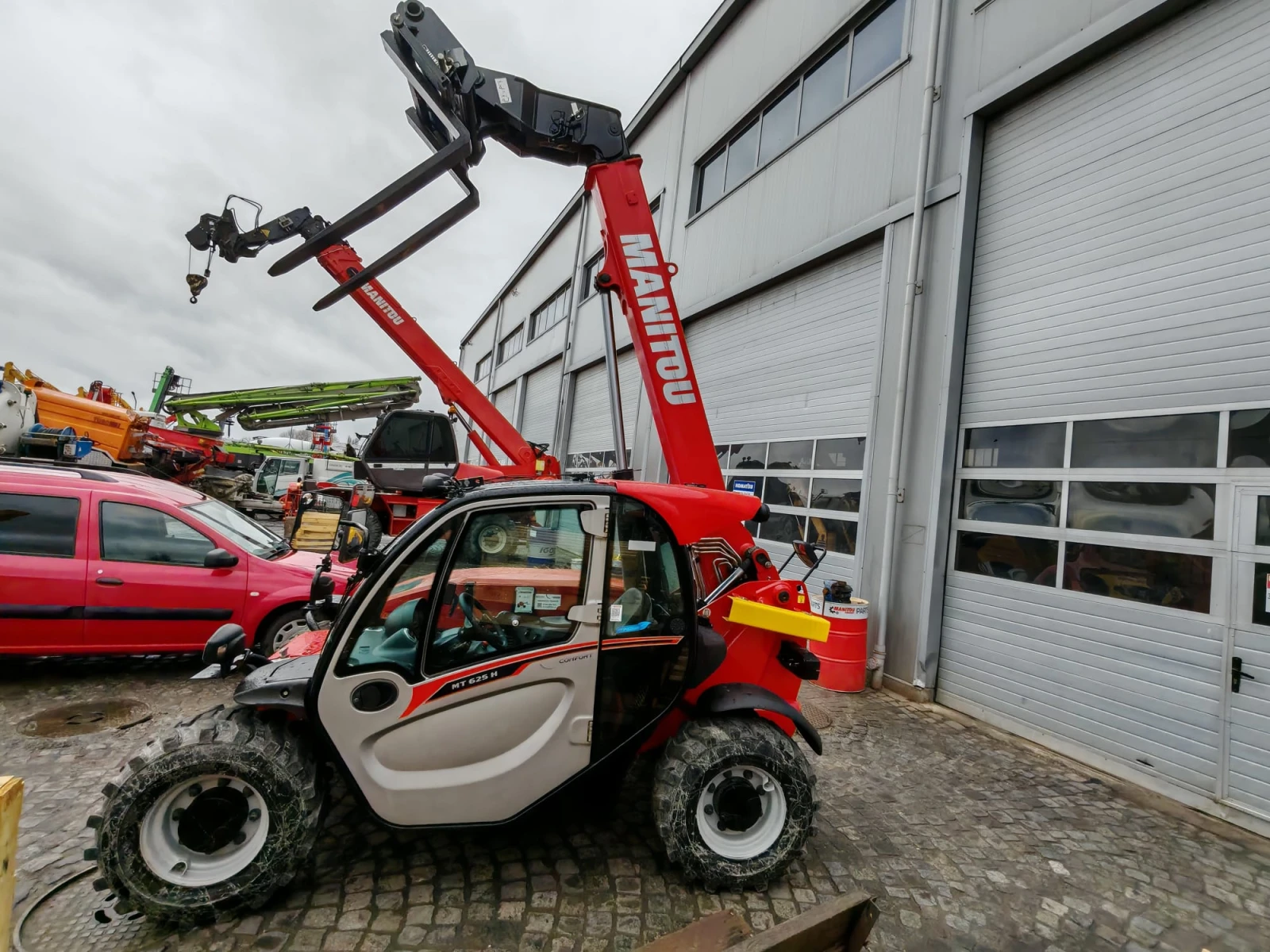 Телескопични товарачи Manitou MT625