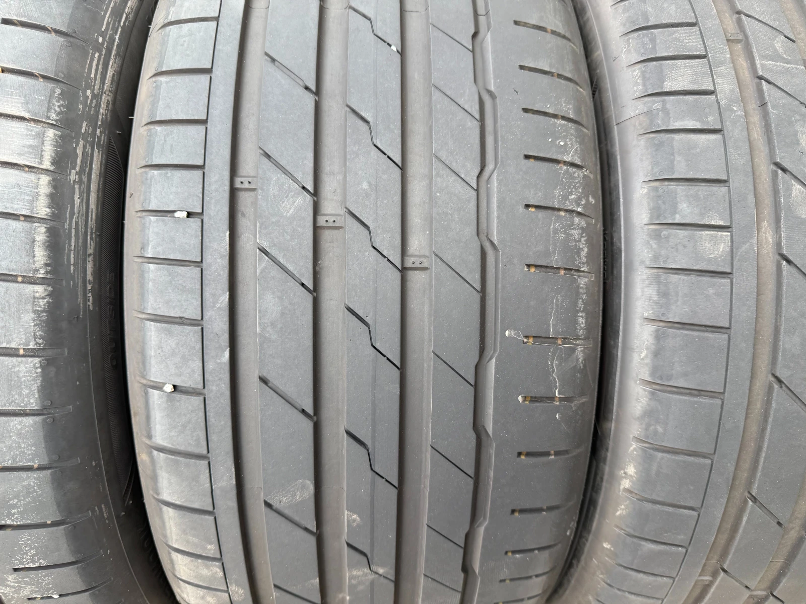 Гуми Летни 255/40R19, снимка 5 - Гуми и джанти - 53987809