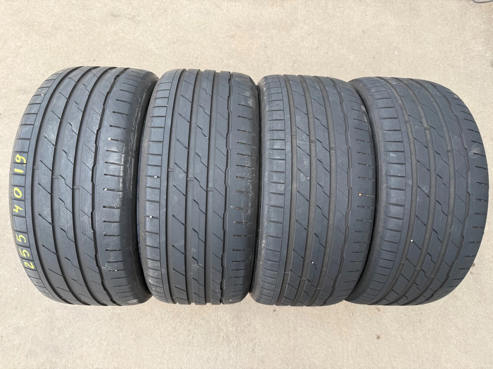 Гуми Летни 255/40R19