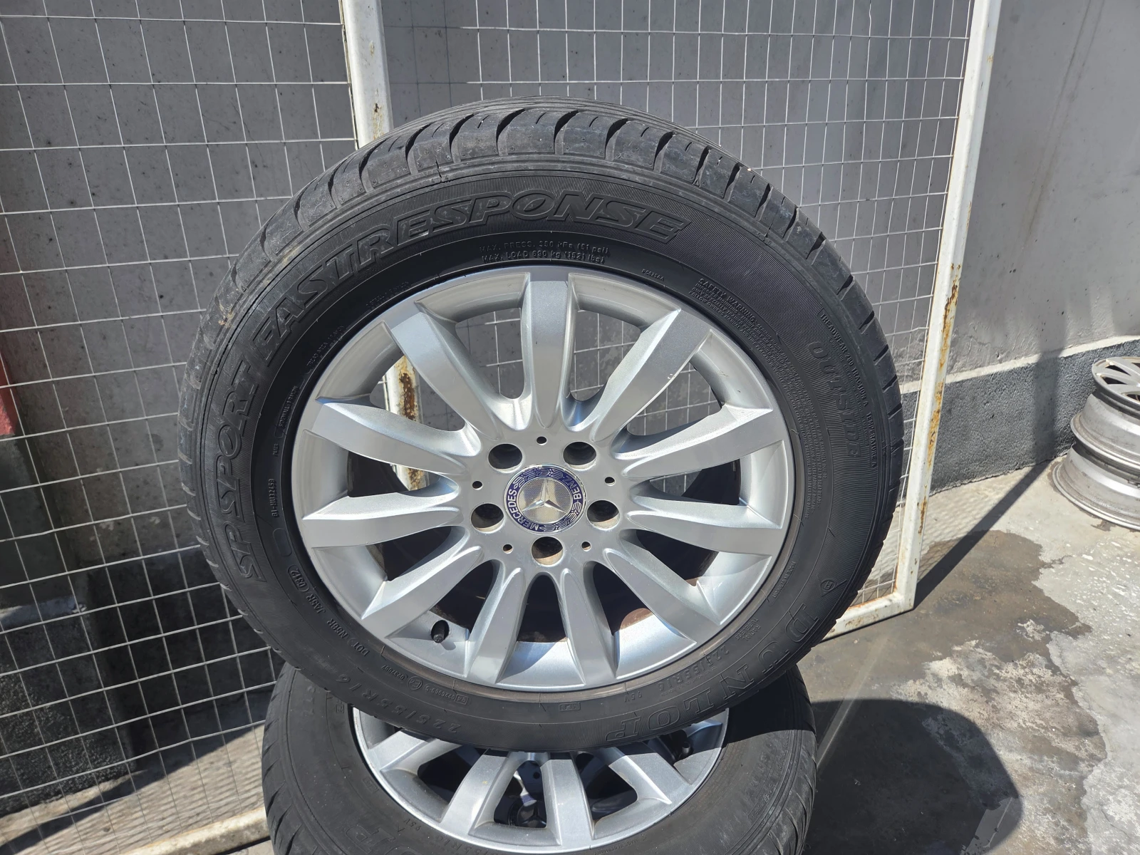 Гуми с джанти Dunlop 225/55R16