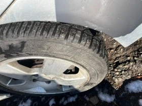 Гуми Зимни 185/60R15, снимка 14 - Гуми и джанти - 47493624