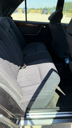 Mercedes-Benz E 200, снимка 10