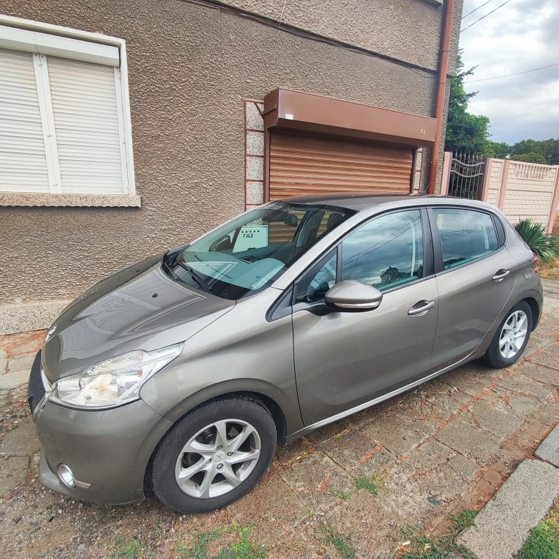 Peugeot 208 1, 4- HDI, 68 k.c., снимка 2 - Автомобили и джипове - 47759689