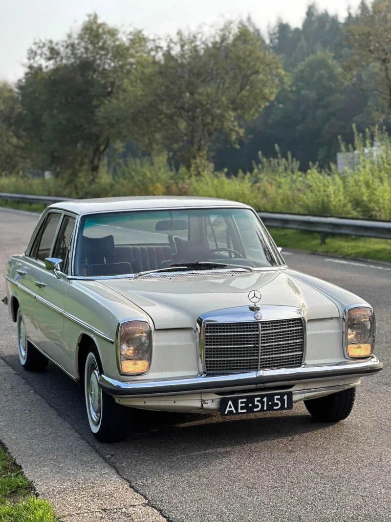 Mercedes-Benz 115 W115 220/8 1972г, снимка 1 - Автомобили и джипове - 48028353