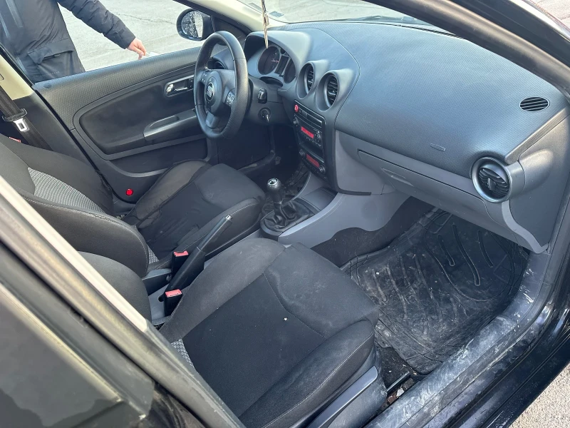 Seat Ibiza, снимка 13 - Автомобили и джипове - 49027645