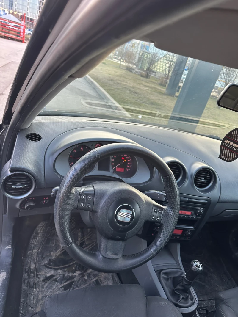 Seat Ibiza, снимка 12 - Автомобили и джипове - 49027645