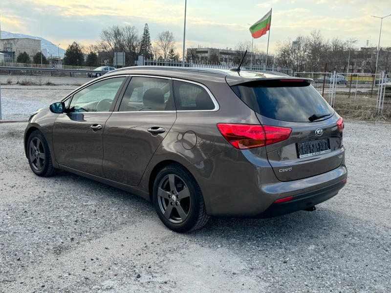 Kia Ceed 1.6CRDI 136к.с Е6 Нави LED Камера, снимка 6 - Автомобили и джипове - 49225874