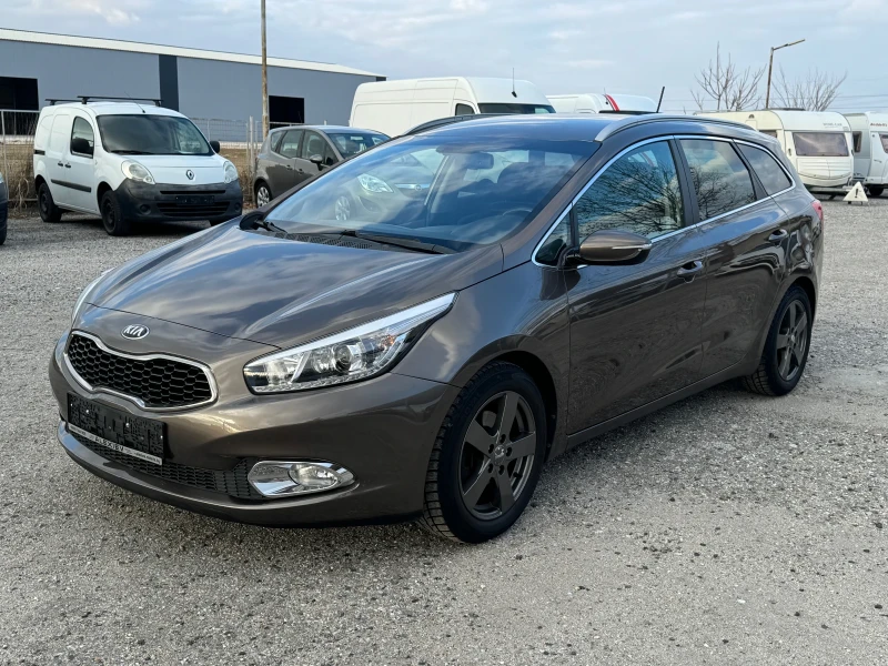 Kia Ceed 1.6CRDI 136к.с Е6 Нави LED Камера, снимка 3 - Автомобили и джипове - 49225874