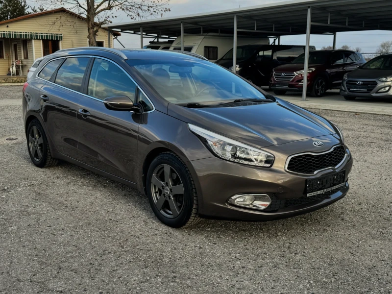 Kia Ceed 1.6CRDI 136к.с Е6 Нави LED Камера, снимка 1 - Автомобили и джипове - 49225874