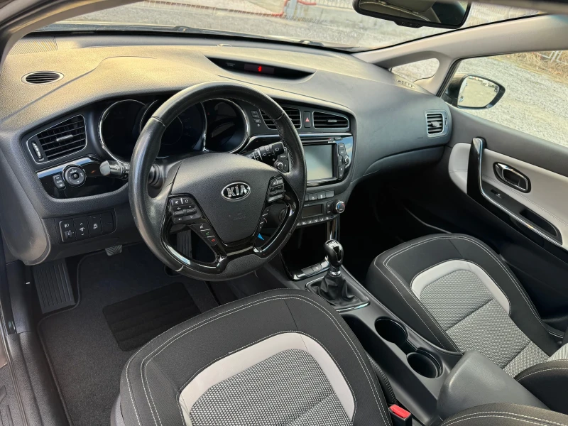 Kia Ceed 1.6CRDI 136к.с Е6 Нави LED Камера, снимка 10 - Автомобили и джипове - 49225874